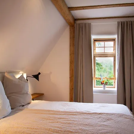 Mit Garten & Kamin, Fuer Familien & Freunde *