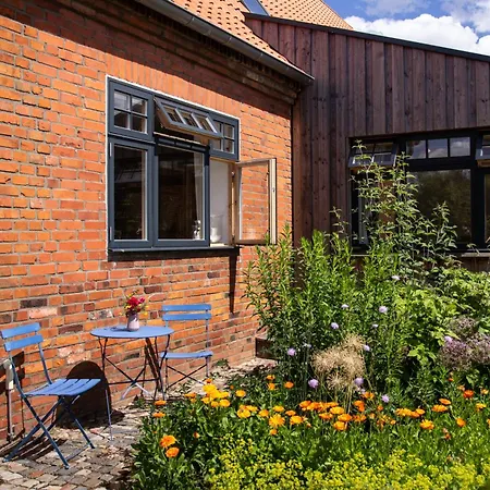 Mit Garten & Kamin, Fuer Familien & Freunde * Kloster Tempzin